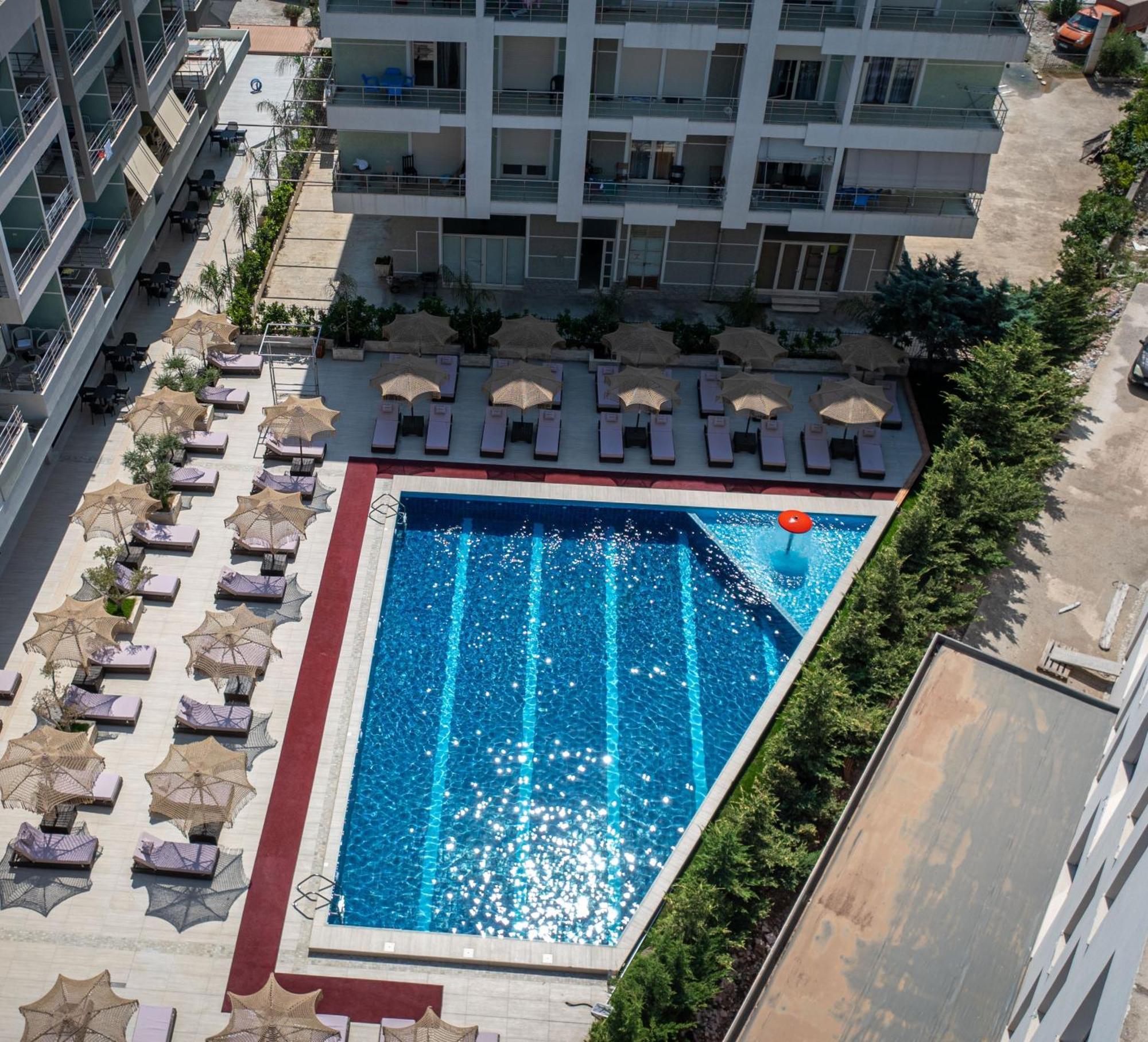 Gest Hotel Radhime Luaran gambar