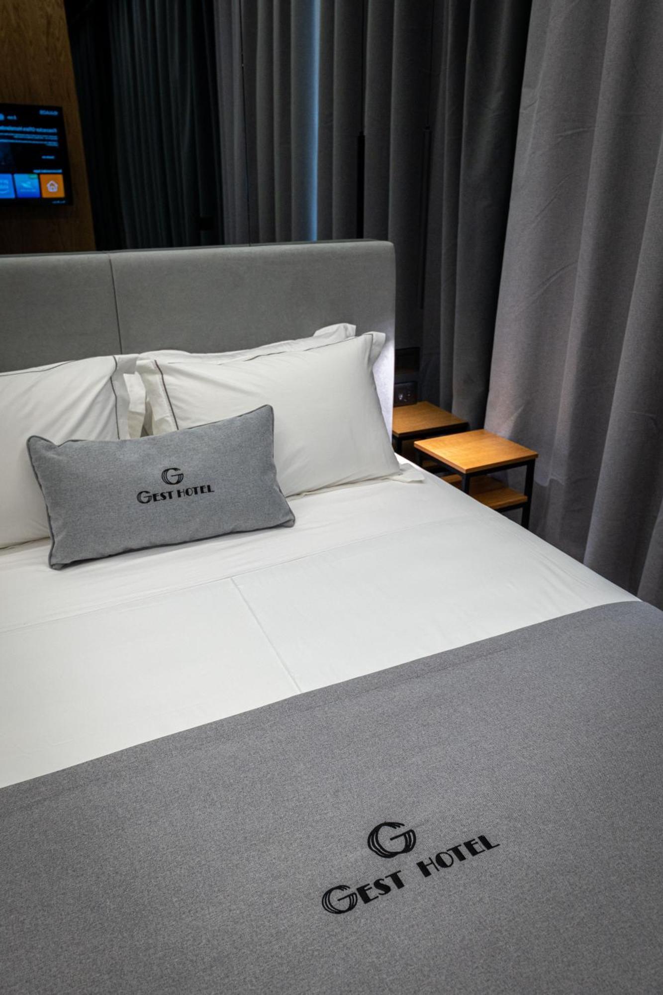 Gest Hotel Radhime Luaran gambar