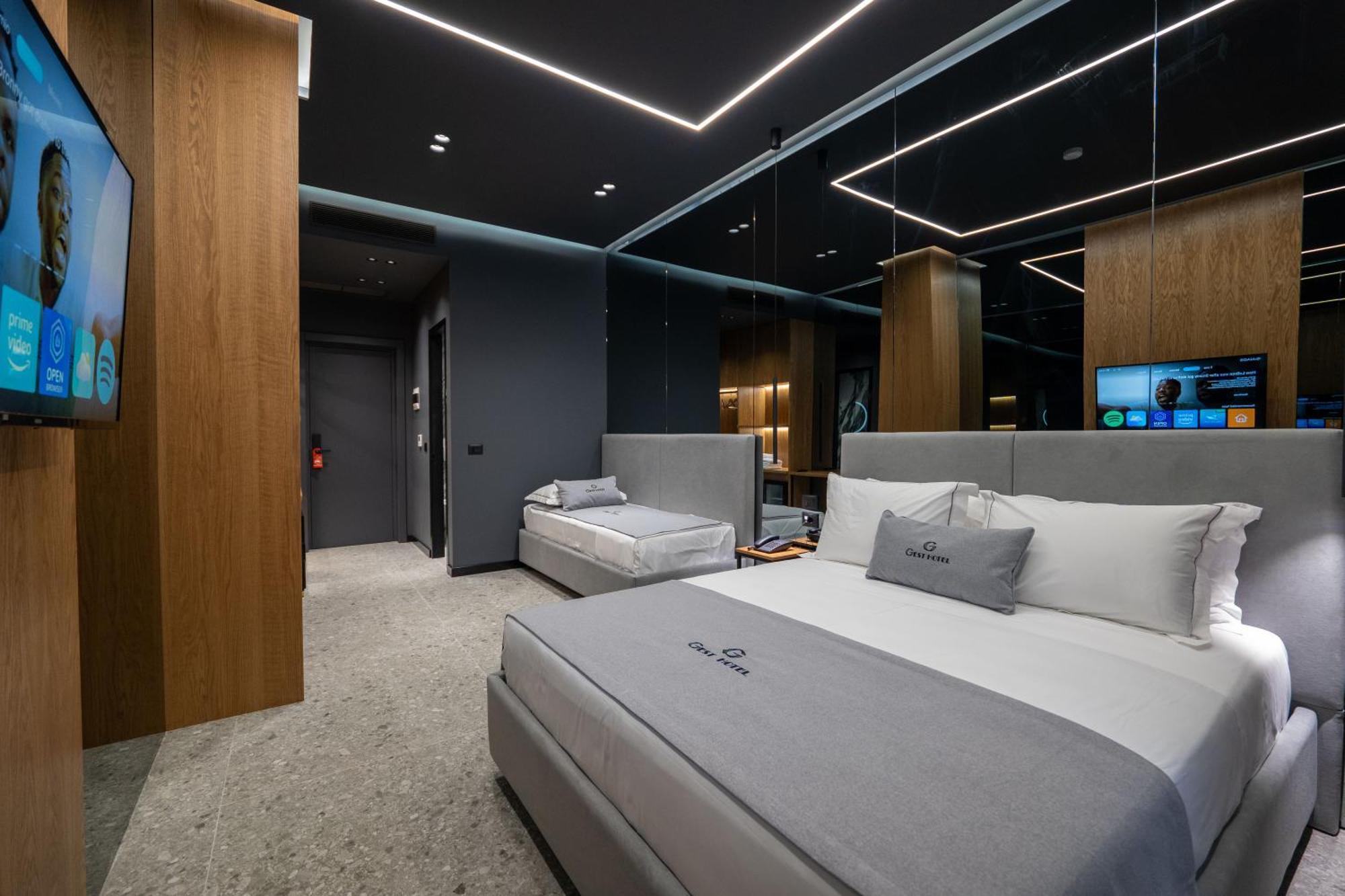 Gest Hotel Radhime Luaran gambar