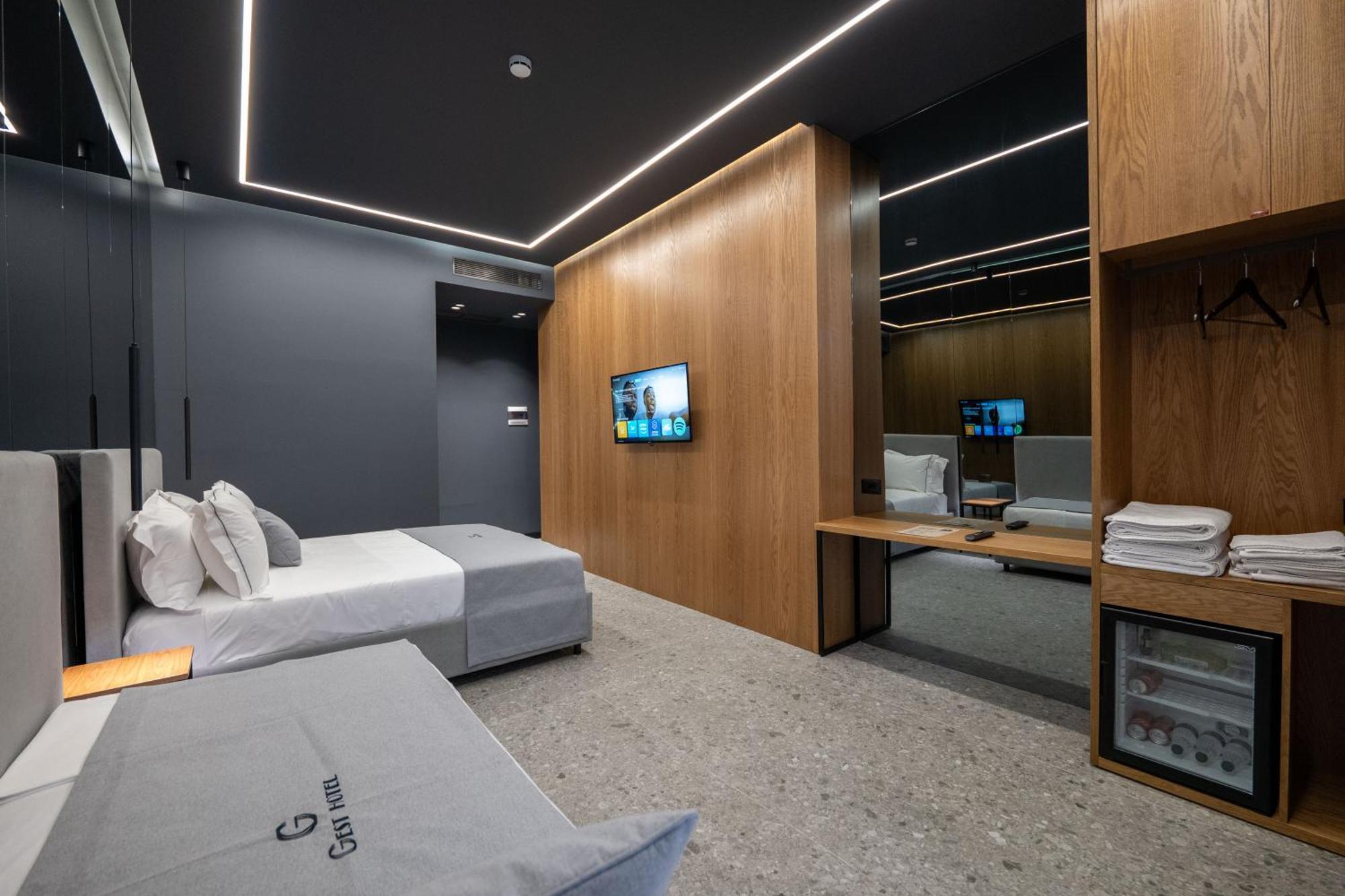 Gest Hotel Radhime Luaran gambar