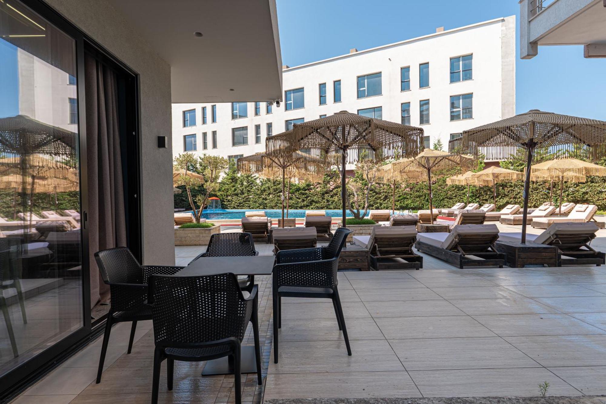 Gest Hotel Radhime Luaran gambar
