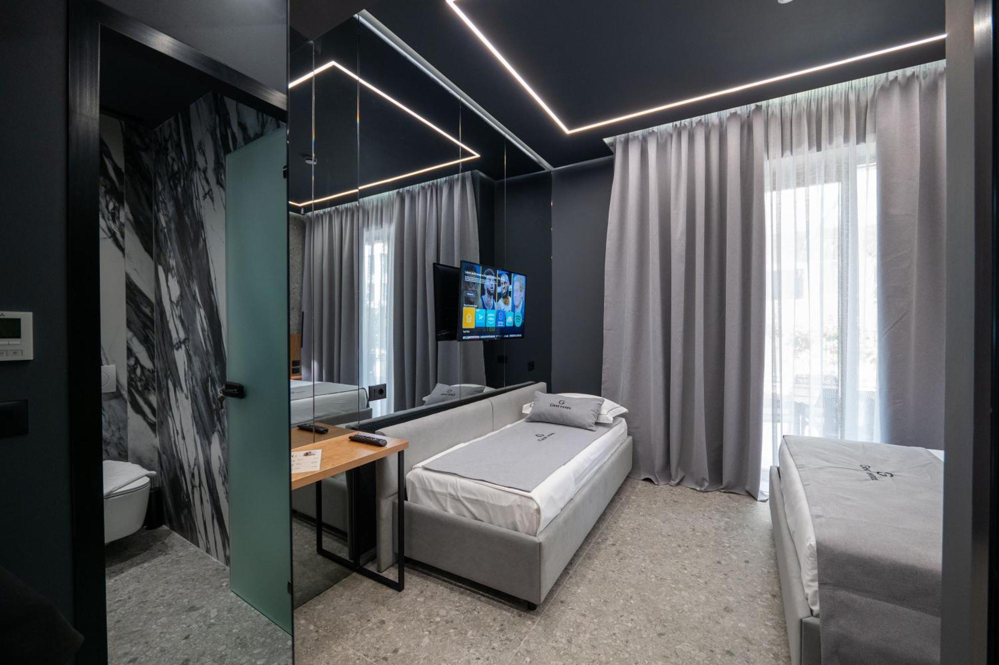 Gest Hotel Radhime Luaran gambar