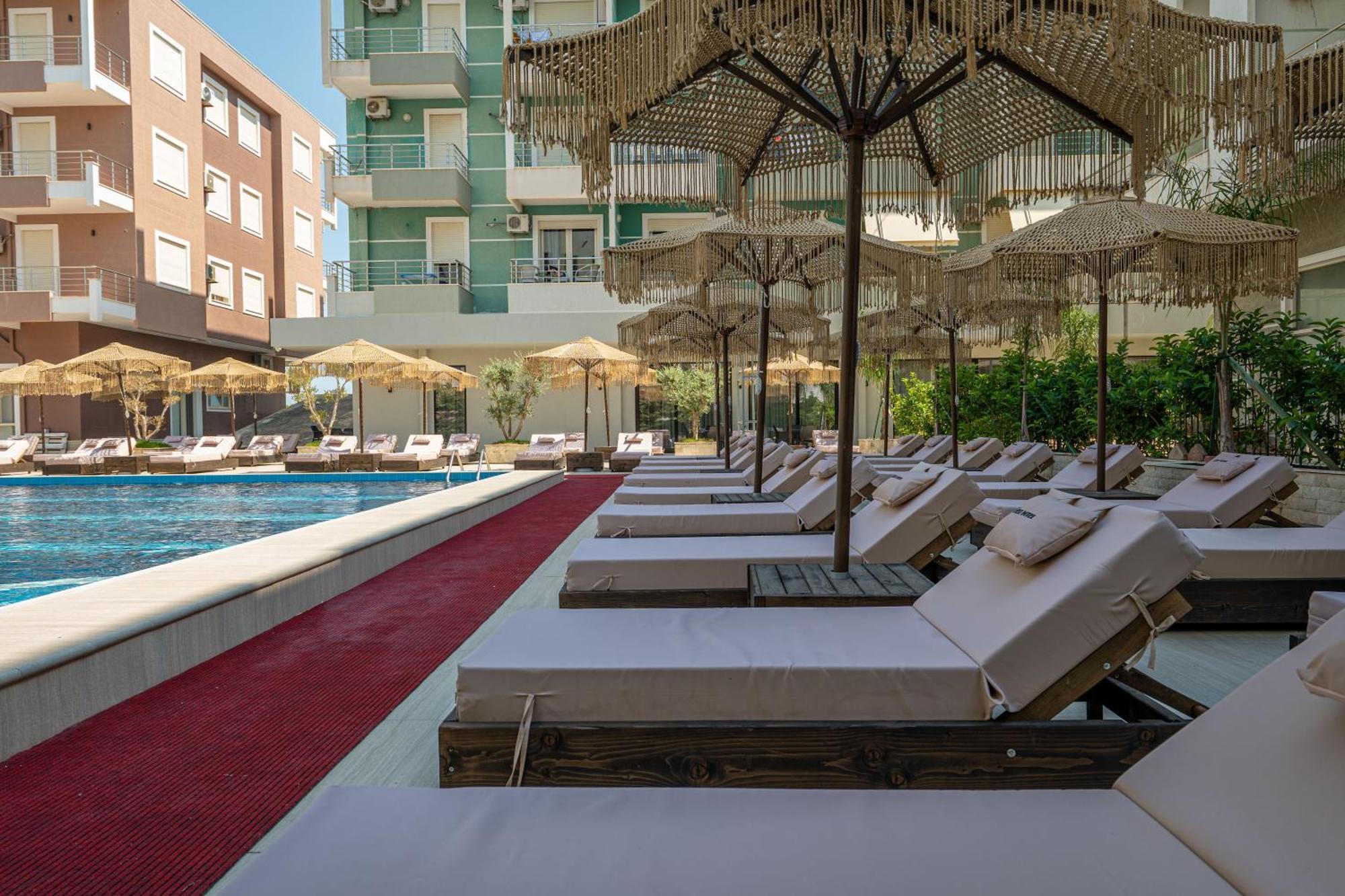 Gest Hotel Radhime Luaran gambar