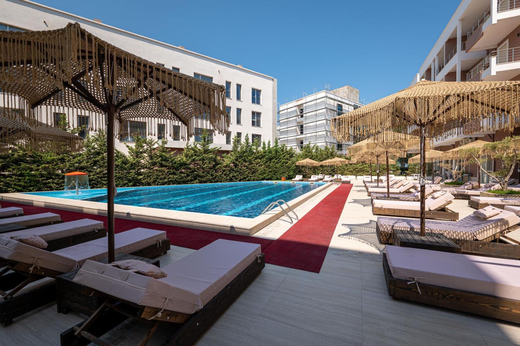 Gest Hotel Radhime Luaran gambar